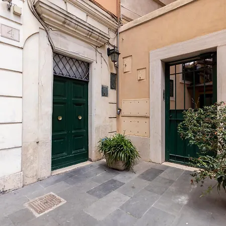 Parlamento Luxury 아파트