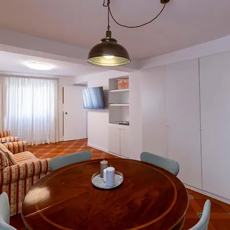 Daire Parlamento Luxury