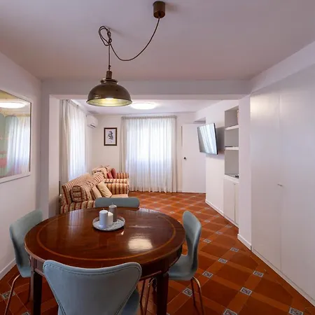 Apartment Parlamento Luxury